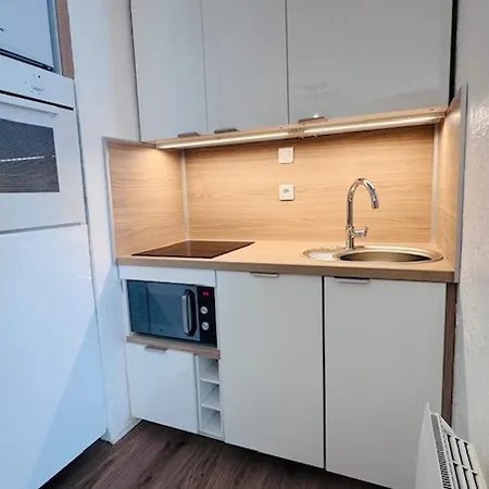 Ideal Pour 4, Au Pied Des Pistes Avec Grande Terrasse - Fr-1-546-54 Daire *