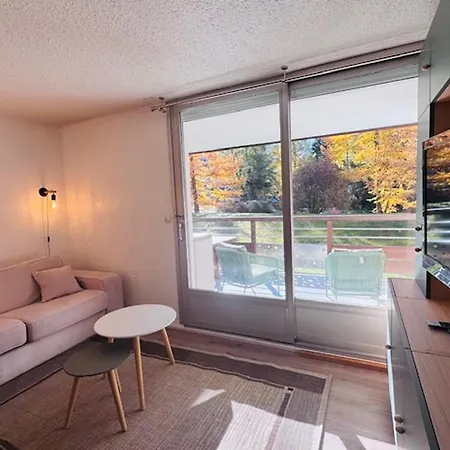 Idéal Pour 4, Au Pied Des Pistes Avec Grande Terrasse - Fr-1-546-54