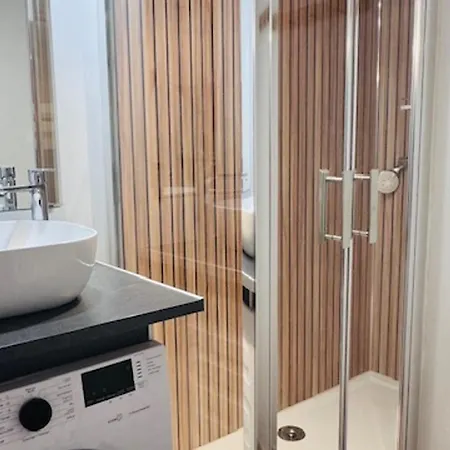 Ideal Pour 4, Au Pied Des Pistes Avec Grande Terrasse - Fr-1-546-54