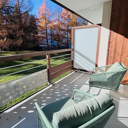 Idéal Pour 4, Au Pied Des Pistes Avec Grande Terrasse - Fr-1-546-54 *